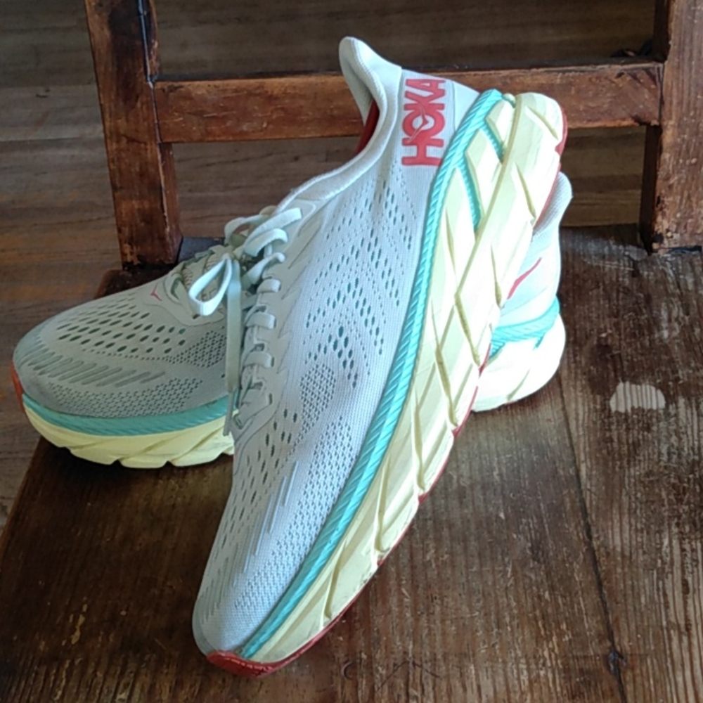 Hoka One One Clifton 7